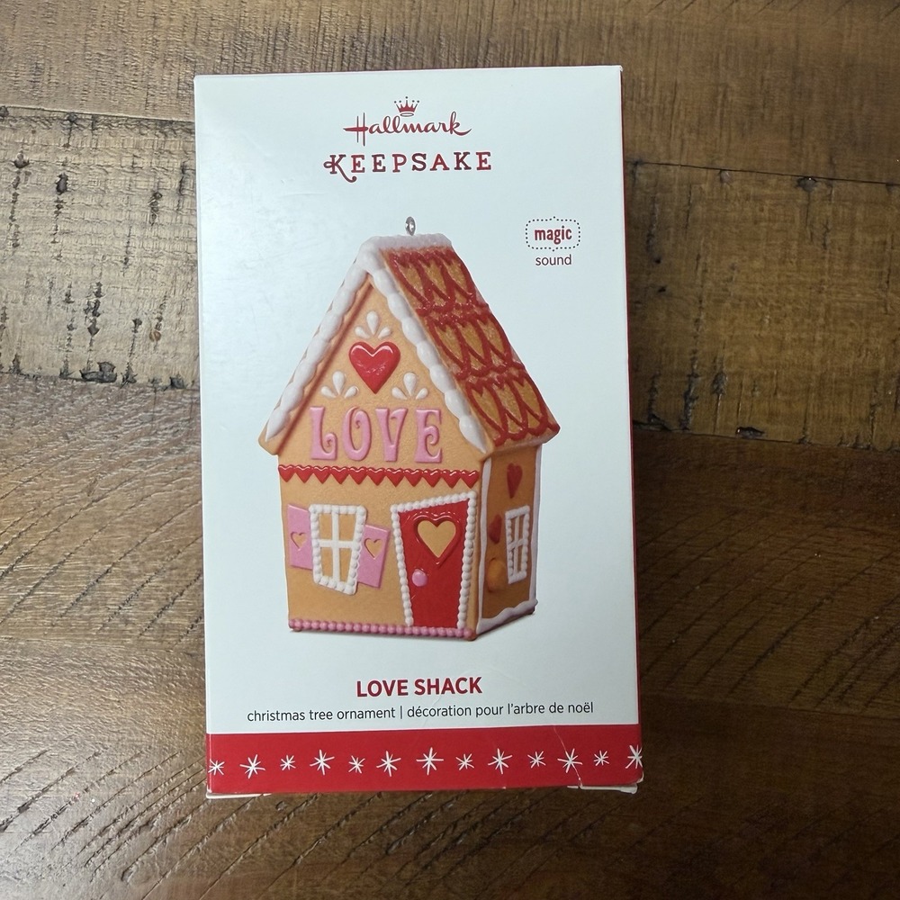 Hallmark Love Shack Valentine Gingerbread House Keepsake Ornament 2016 Magic B52